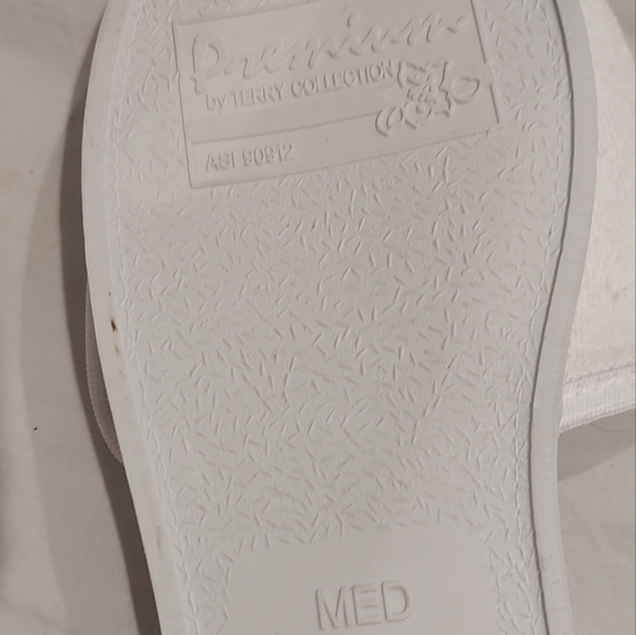 Premium by Terry Collection Robe and Slipper Set - Picture 8 of 8